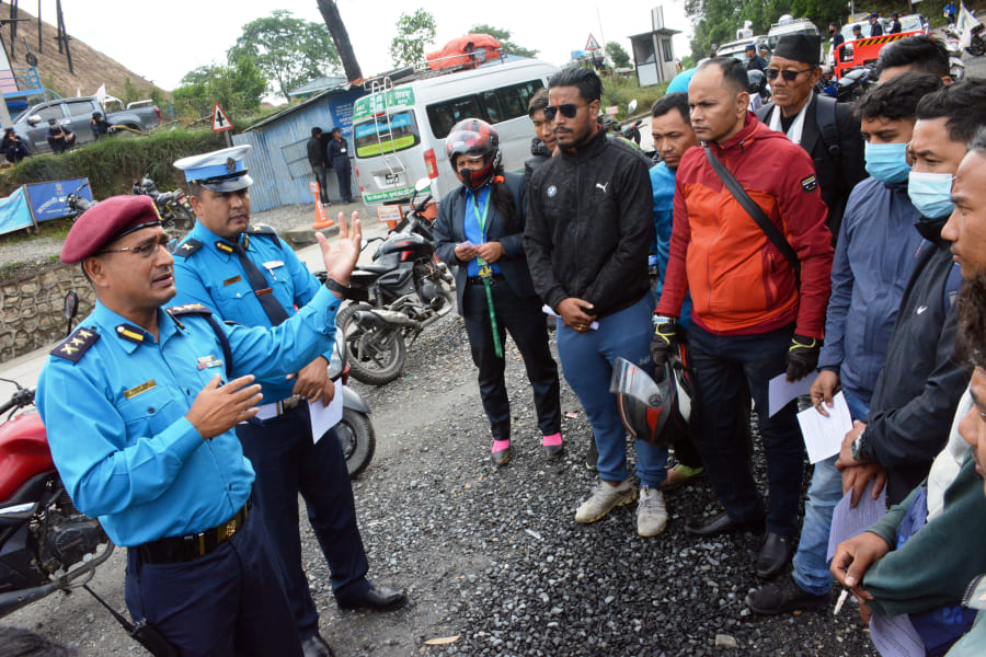 उपत्यकाका यात्रु दुर्व्यवहारमा परेपछि सचेत गराउँदै प्रहरी